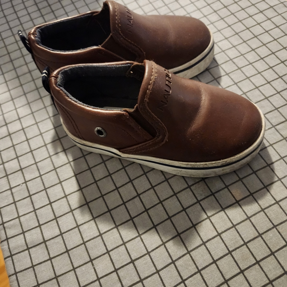 Shoes - Picture 4 of 4